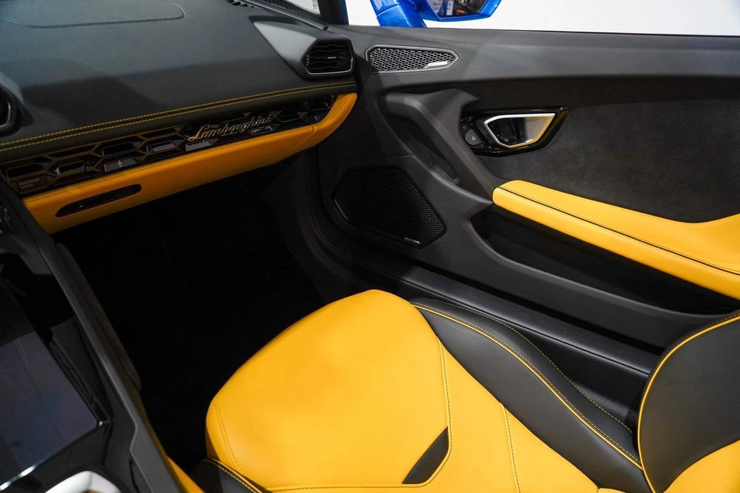 2023 Lamborghini Huracan - Image 14 of 31