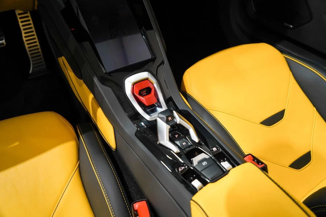 2023 Lamborghini Huracan - Image 13 of 31