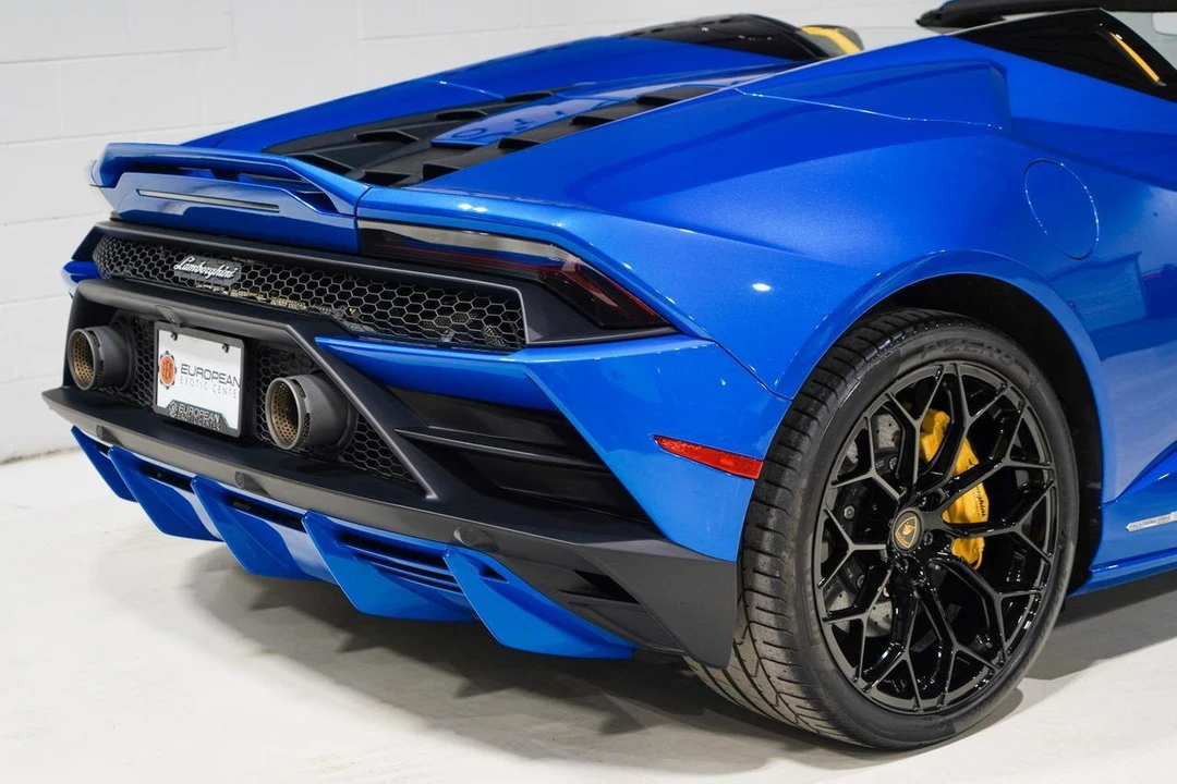 2023 Lamborghini Huracan - Image 24 of 31
