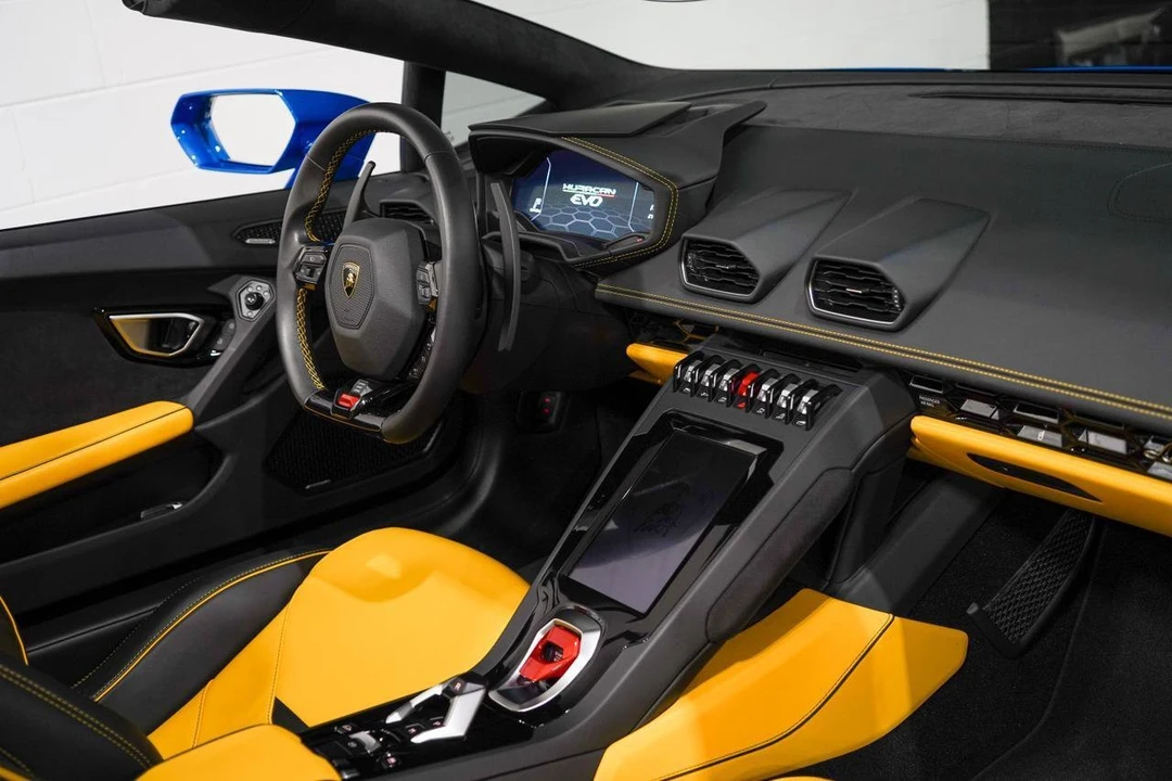 2023 Lamborghini Huracan - Image 18 of 31