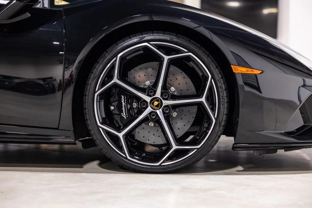 2023 Lamborghini Huracan - Image 25 of 31