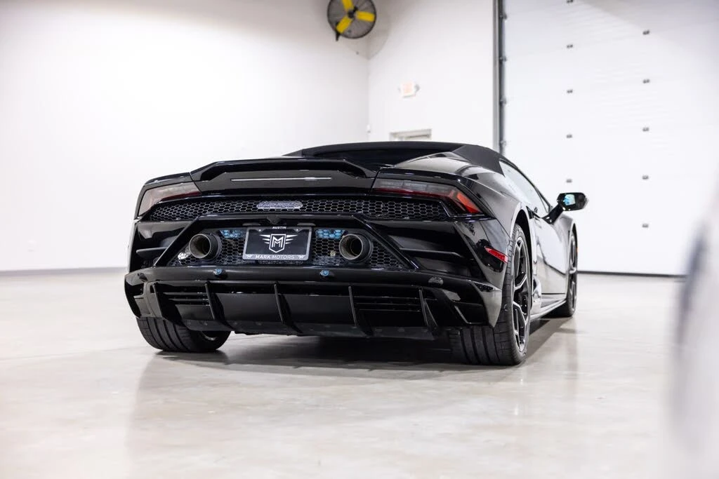 2023 Lamborghini Huracan - Image 4 of 31