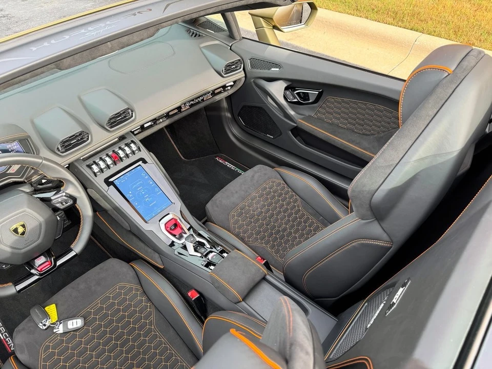 2023 Lamborghini Huracan - Image 29 of 31