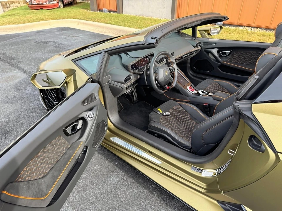 2023 Lamborghini Huracan - Image 26 of 31