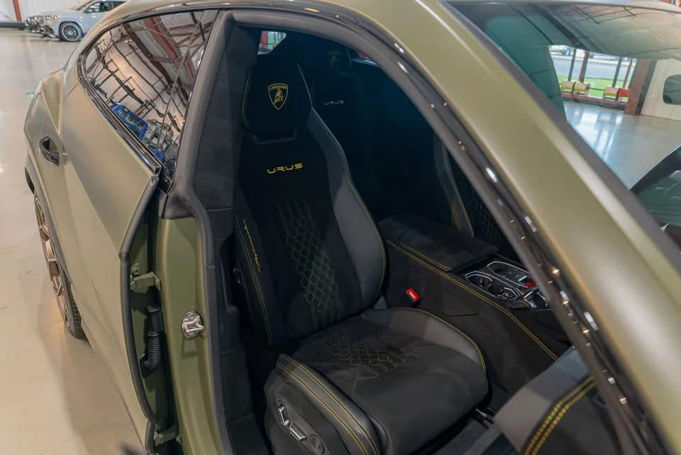 2023 Lamborghini Urus Performante - Image 12 of 20