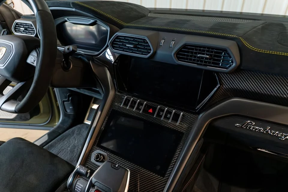 2023 Lamborghini Urus Performante - Image 16 of 20