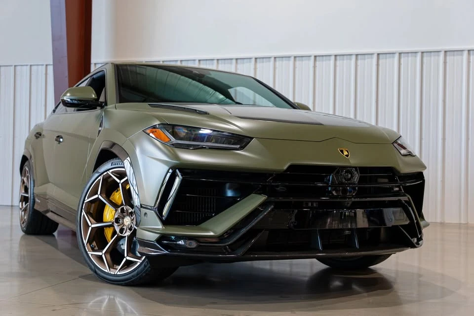 2023 Lamborghini Urus Performante - Image 2 of 20