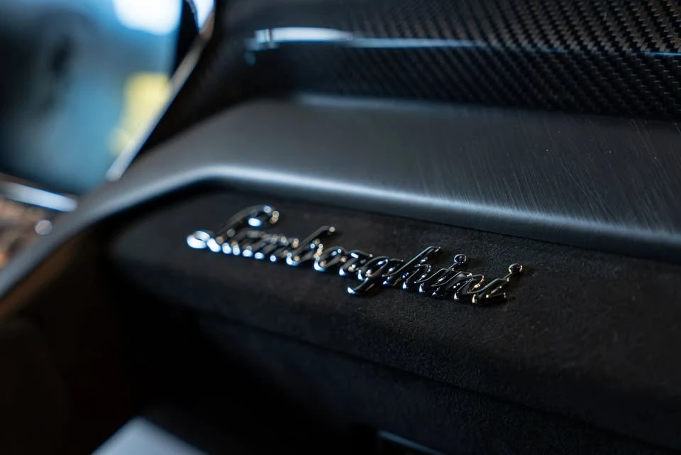 2023 Lamborghini Urus Performante - Image 13 of 20