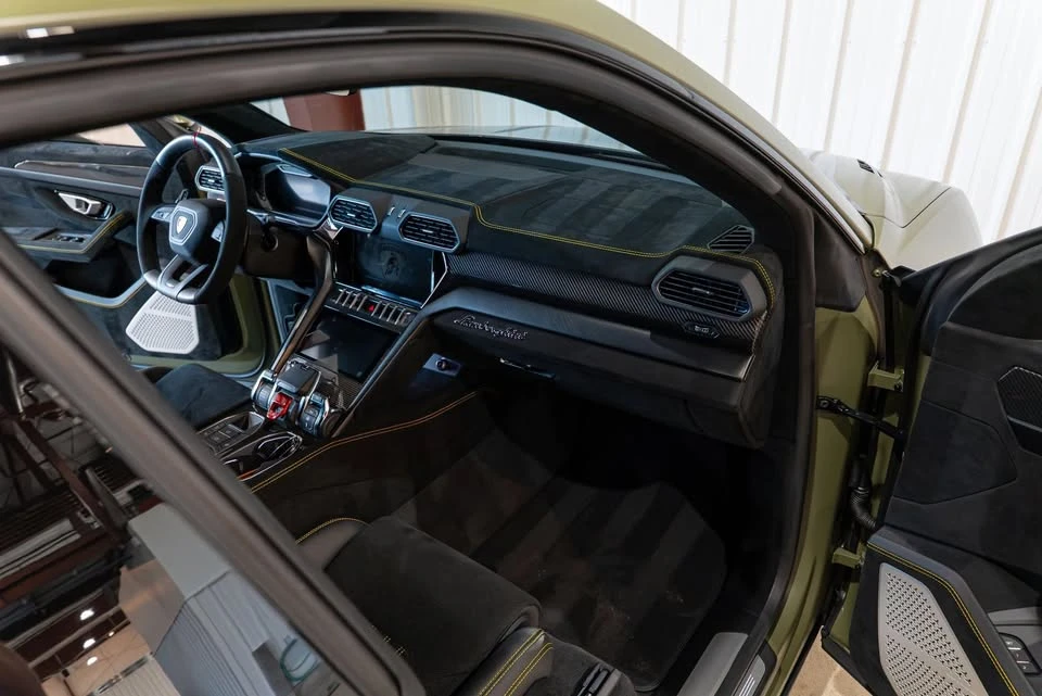 2023 Lamborghini Urus Performante - Image 10 of 20