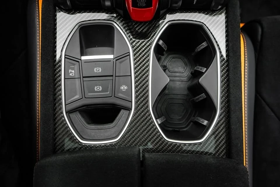 2023 Lamborghini Urus Performante - Image 15 of 20