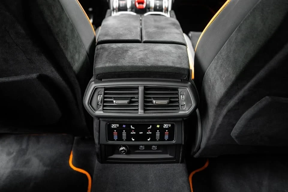 2023 Lamborghini Urus Performante - Image 19 of 20