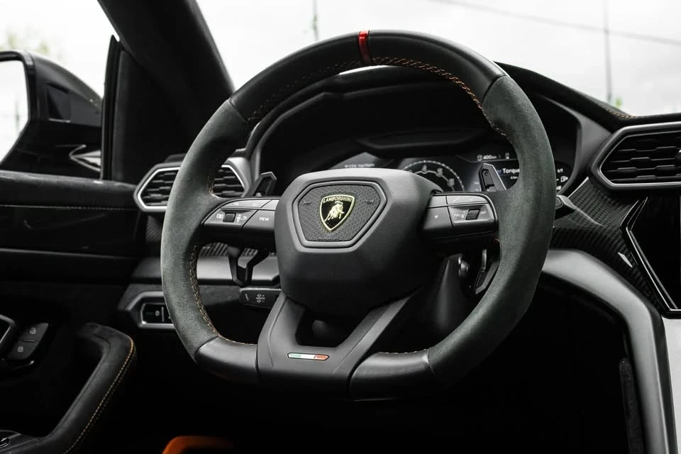 2023 Lamborghini Urus Performante - Image 17 of 20