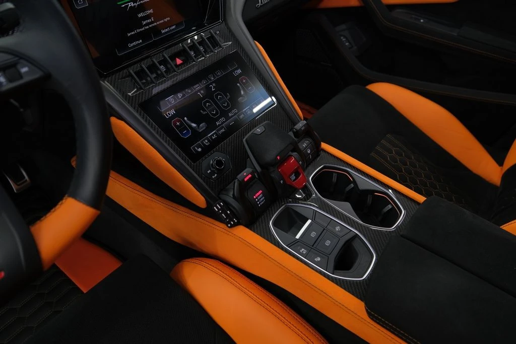 2023 Lamborghini Urus - Image 25 of 31