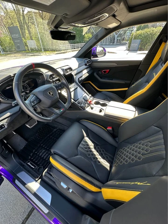 2023 Lamborghini Urus - Image 12 of 14