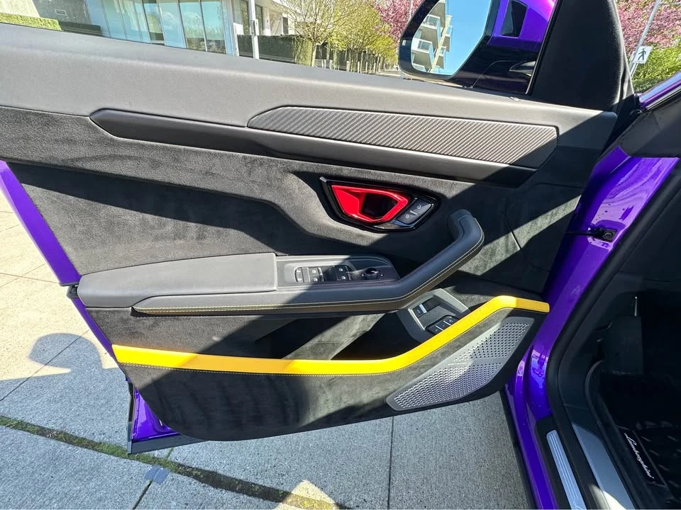 2023 Lamborghini Urus - Image 7 of 14
