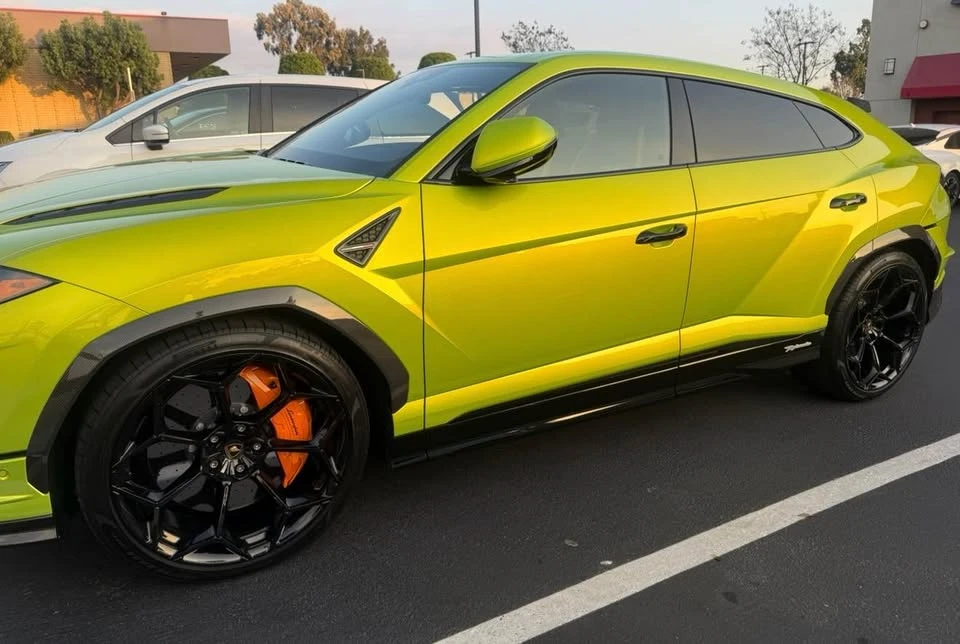 2023 Lamborghini Urus - Image 3 of 8
