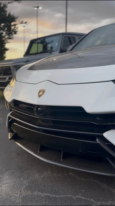 2023 Lamborghini Urus - Image 2 of 7