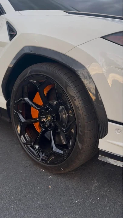 2023 Lamborghini Urus - Image 6 of 7