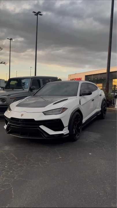 2023 Lamborghini Urus - Image 7 of 7