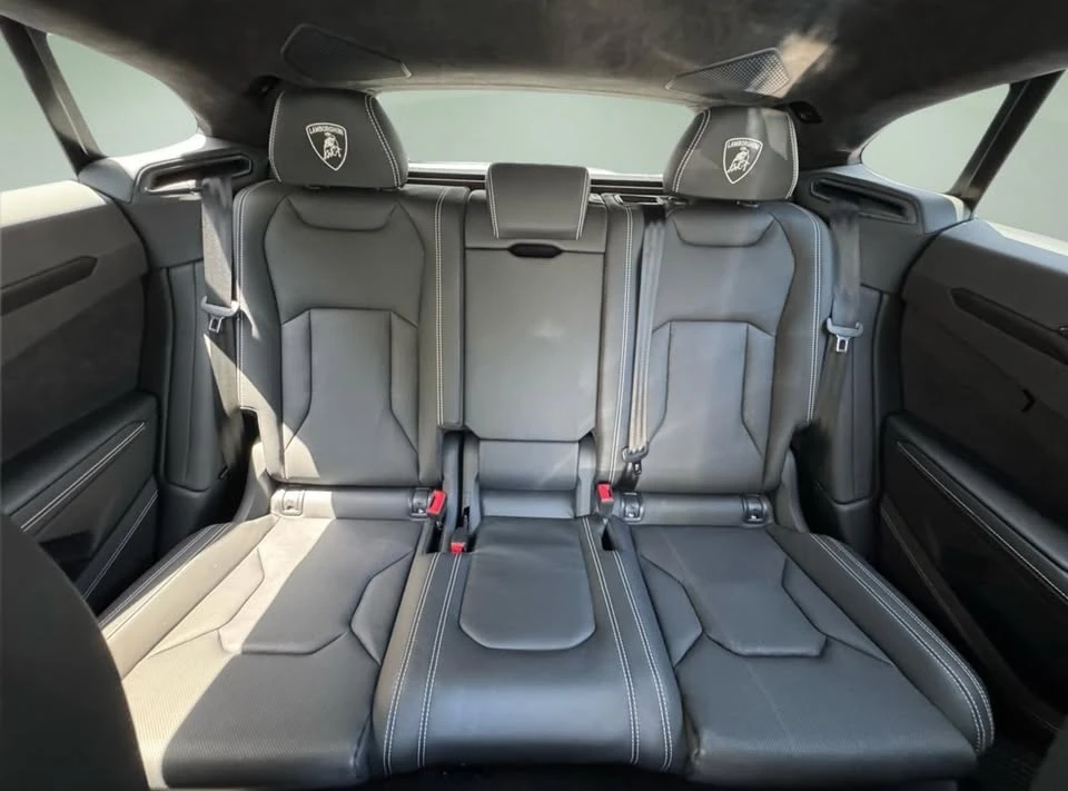 2023 Lamborghini Urus - Image 10 of 19