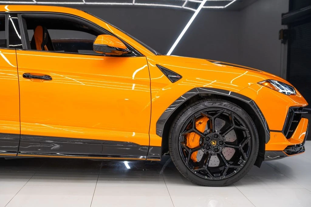 2023 Lamborghini Urus - Image 8 of 31