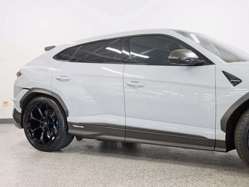 2023 Lamborghini Urus Performante - Image 4 of 21