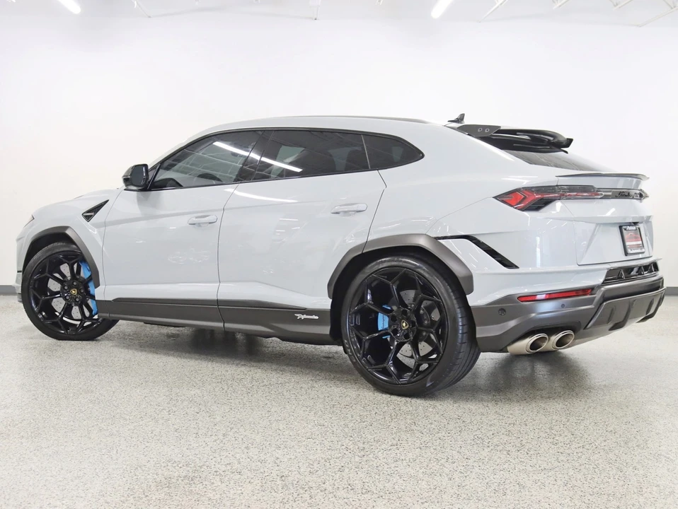 2023 Lamborghini Urus Performante - Image 13 of 21