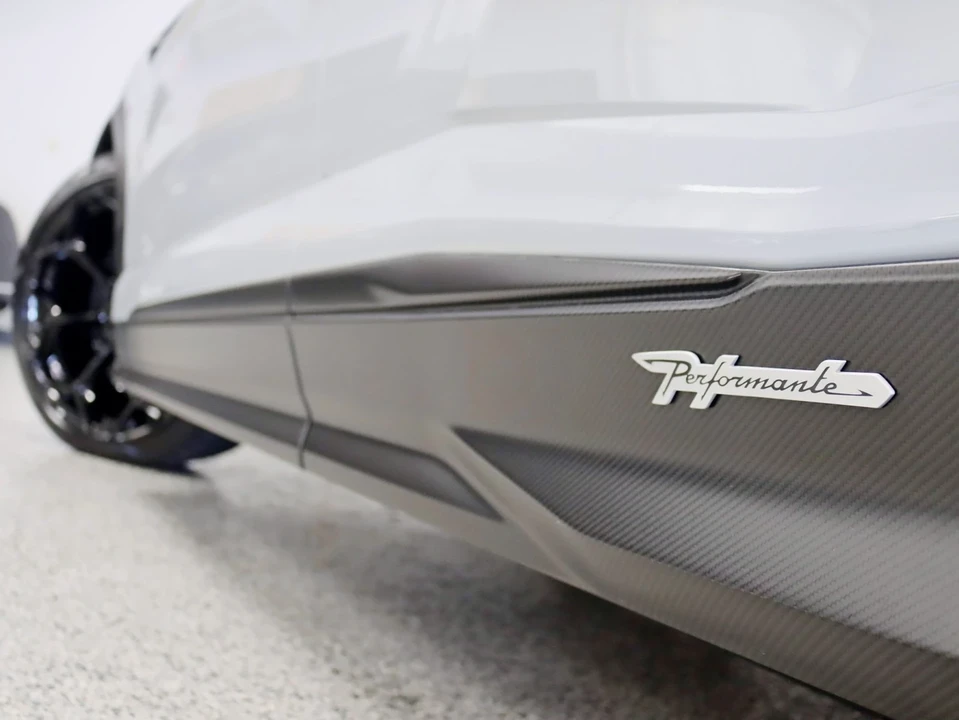 2023 Lamborghini Urus Performante - Image 17 of 21