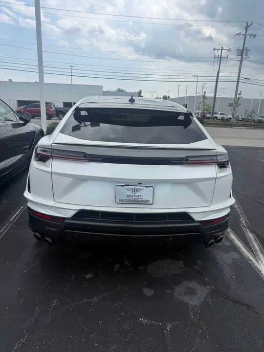 2023 Lamborghini Urus S - Image 2 of 7