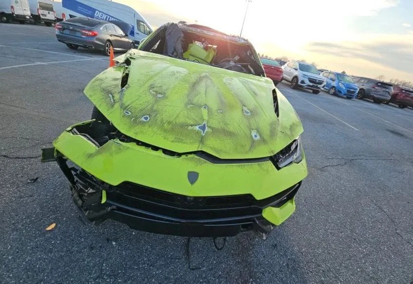 2023 Lamborghini Urus Performante - Image 4 of 8