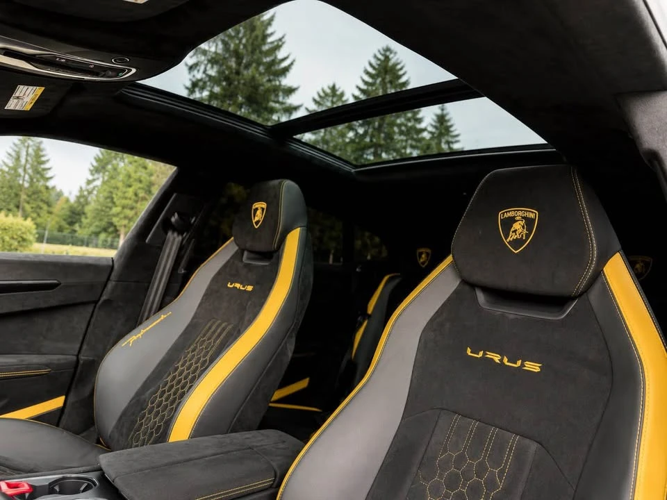 2023 Lamborghini Urus Performante - Image 12 of 16