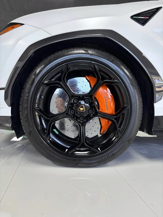 2023 Lamborghini Urus - Image 3 of 14
