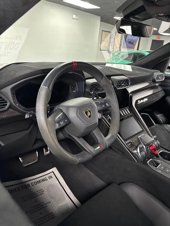 2023 Lamborghini Urus - Image 13 of 14