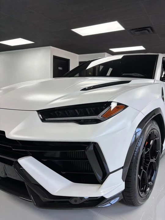 2023 Lamborghini Urus - Image 2 of 14