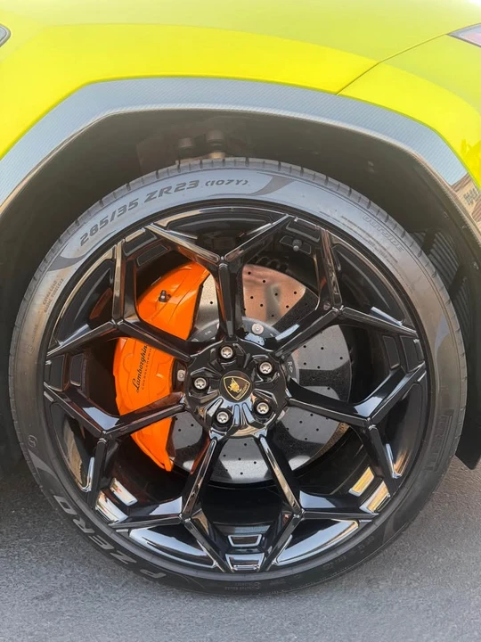 2023 Lamborghini Urus - Image 11 of 19