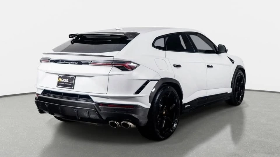 2023 Lamborghini Urus Performante - Image 11 of 20