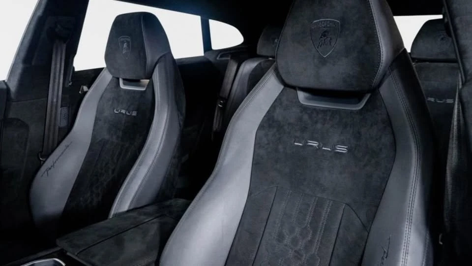 2023 Lamborghini Urus Performante - Image 13 of 20