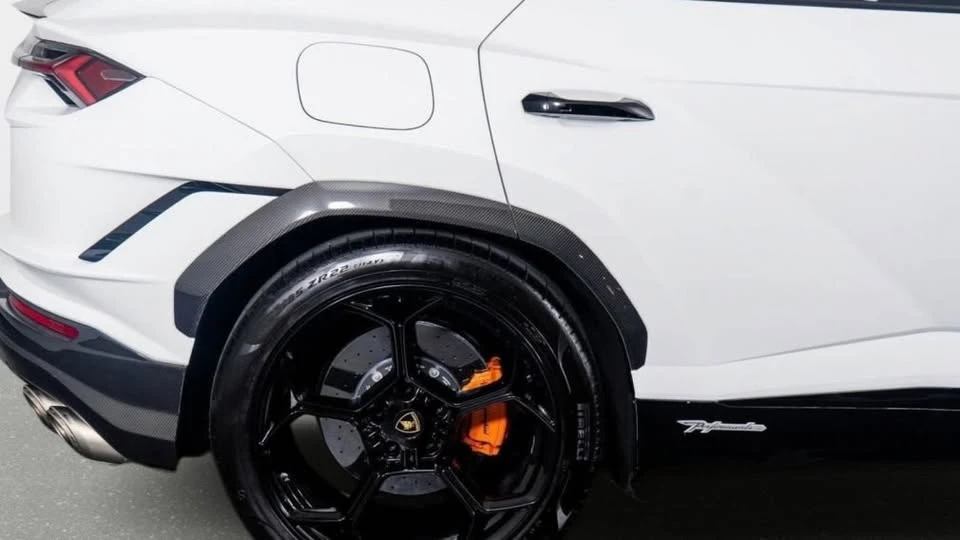 2023 Lamborghini Urus Performante - Image 8 of 20