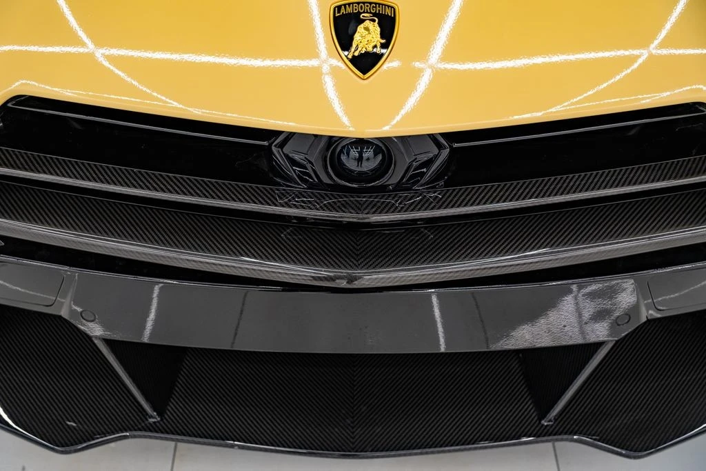 2023 Lamborghini Urus Performante - Image 8 of 31
