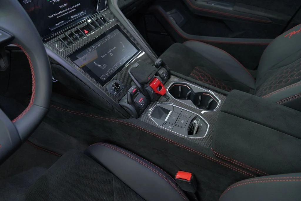 2023 Lamborghini Urus Performante - Image 12 of 31