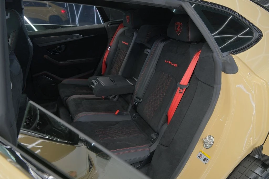 2023 Lamborghini Urus Performante - Image 16 of 31