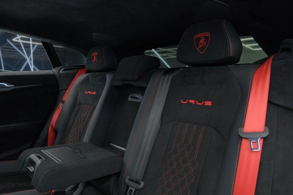 2023 Lamborghini Urus Performante - Image 14 of 31