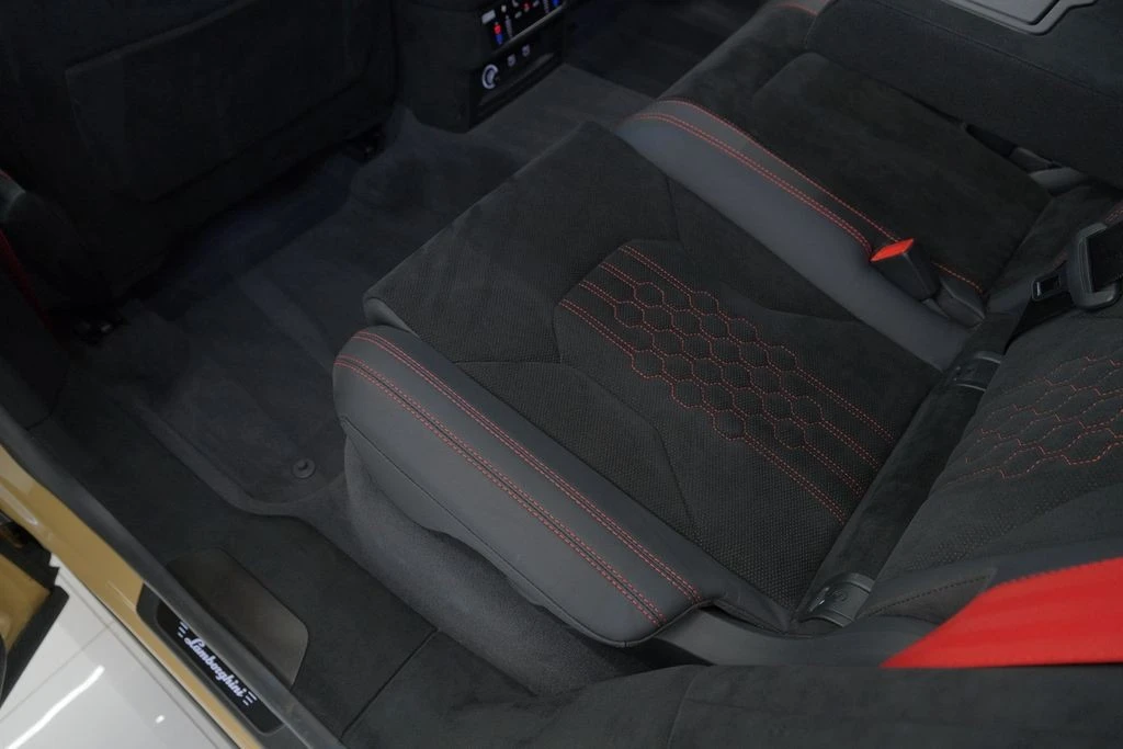2023 Lamborghini Urus Performante - Image 17 of 31