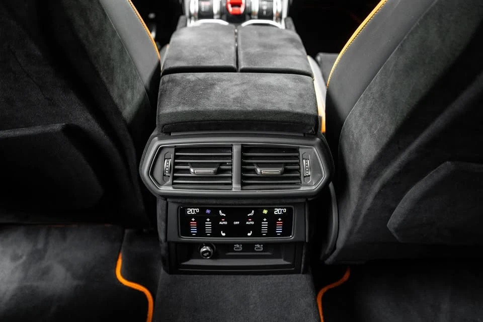 2023 Lamborghini Urus Performante - Image 16 of 17