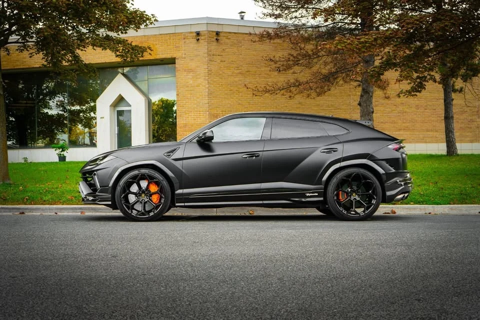 2023 Lamborghini Urus Performante - Image 11 of 17