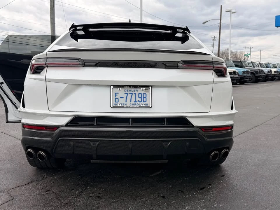 2023 Lamborghini Urus Performante - Image 17 of 21