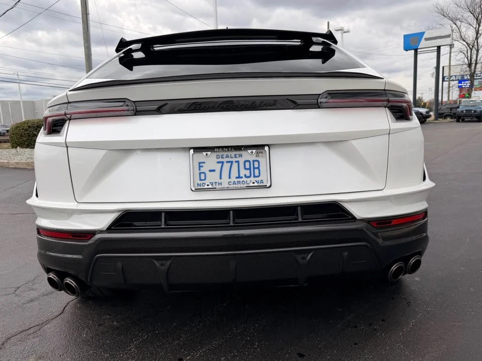 2023 Lamborghini Urus Performante - Image 4 of 21