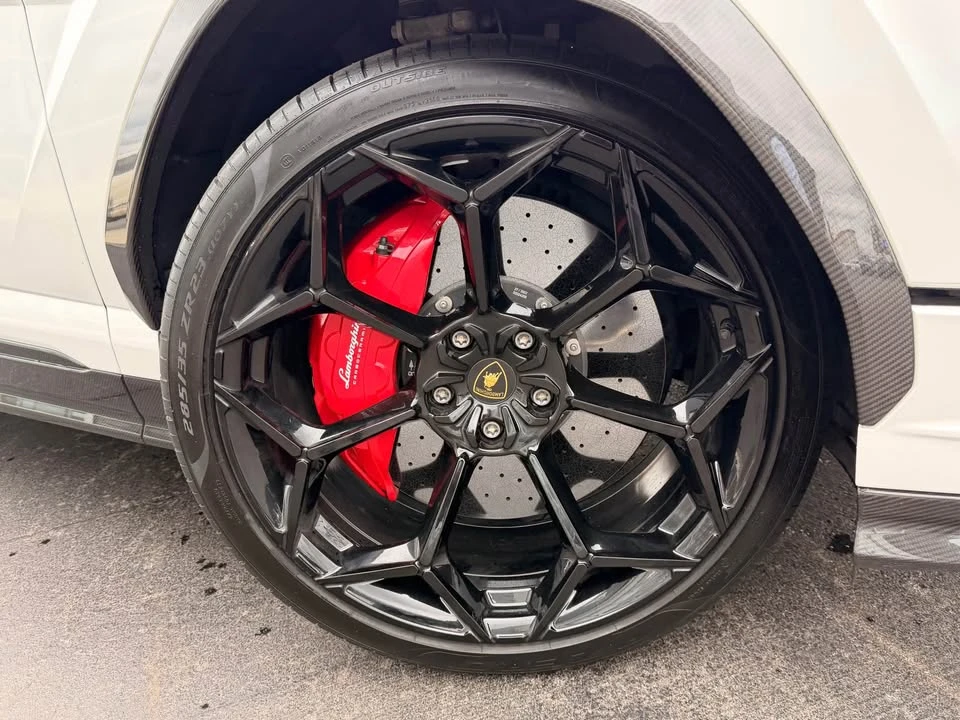 2023 Lamborghini Urus Performante - Image 2 of 21