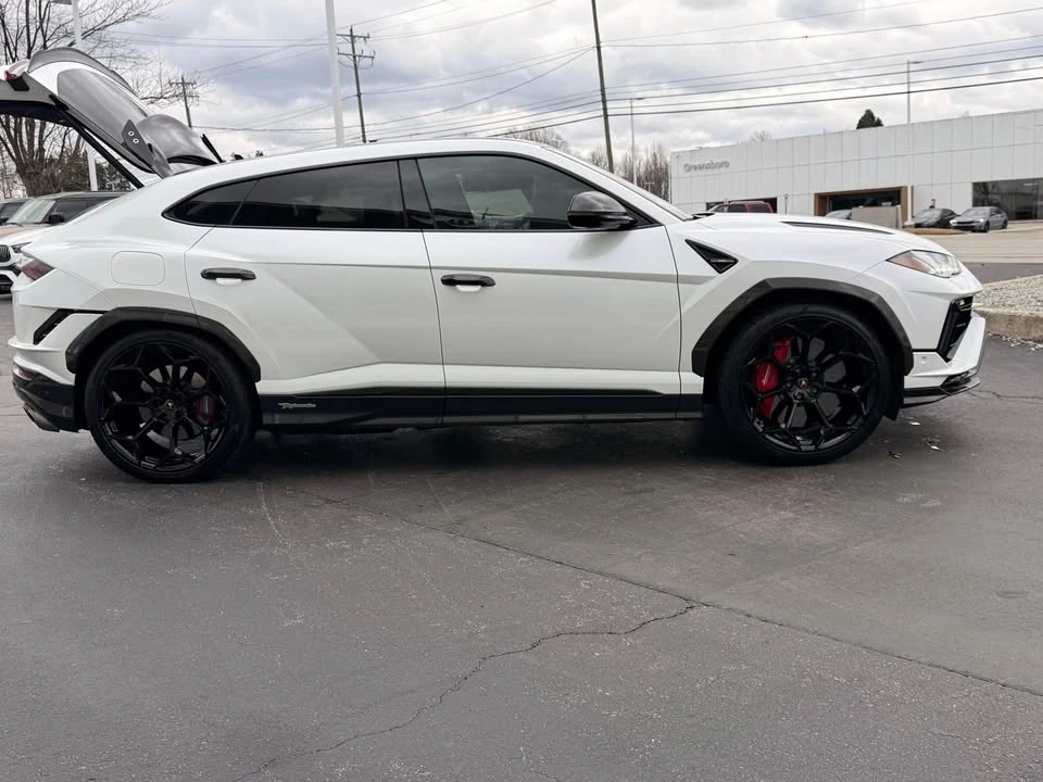 2023 Lamborghini Urus Performante - Image 15 of 21