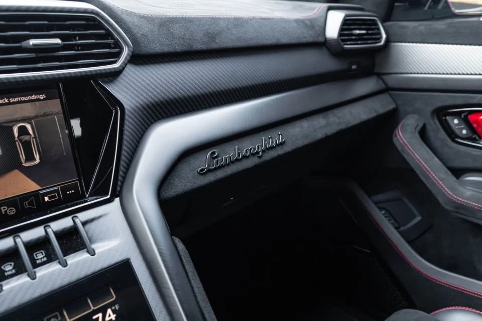 2023 Lamborghini Urus Performante - Image 10 of 20
